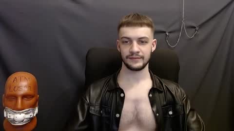 Snapshot of sir_damien chatting on January 22, 8:17 pm Sir Damien online show from January 22, 8:17 pm