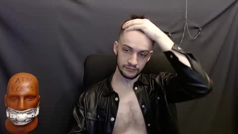 Snapshot of sir_damien chatting on January 22, 11:32 pm Sir Damien online show from January 22, 11:32 pm