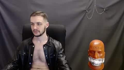 Snapshot of sir_damien chatting on January 24, 8:54 pm Sir Damien online show from January 24, 8:54 pm