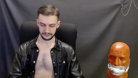 Snapshot of sir_damien chatting on January 26, 11:29 pm Sir Damien online show from January 26, 11:29 pm