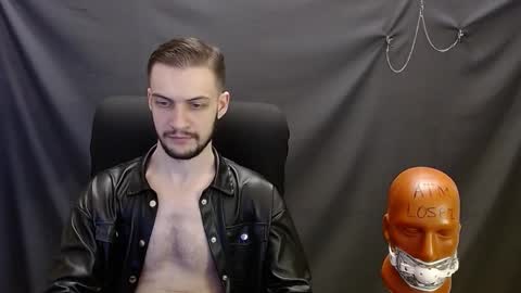 Snapshot of sir_damien chatting on January 28, 8:58 pm Sir Damien online show from January 28, 8:58 pm