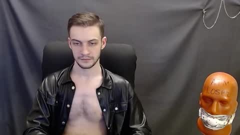 Snapshot of sir_damien chatting on February 8, 2:36 am Sir Damien online show from February 8, 2:36 am