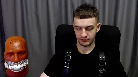 Snapshot of sir_damien chatting on October 7, 9:34 pm Sir Damien online show from October 7, 9:34 pm