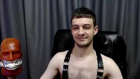 Snapshot of sir_damien chatting on October 25, 3:03 am Sir Damien online show from October 25, 3:03 am