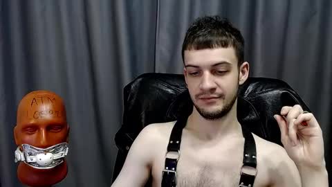 Snapshot of sir_damien chatting on October 29, 3:31 am Sir Damien online show from October 29, 3:31 am