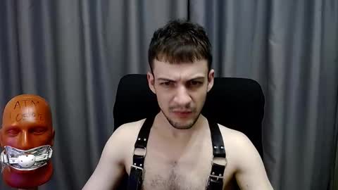 Snapshot of sir_damien chatting on November 29, 2:47 am Sir Damien online show from November 29, 2:47 am