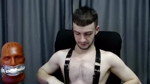 Snapshot of sir_damien chatting on December 13, 8:58 pm Sir Damien online show from December 13, 8:58 pm