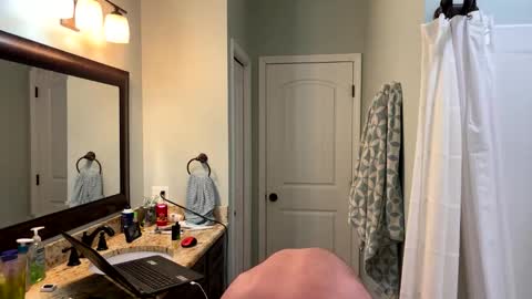 Snapshot of sir_seoscam chatting on May 28, 3:48 am sir_seoscam online show from May 28, 3:48 am