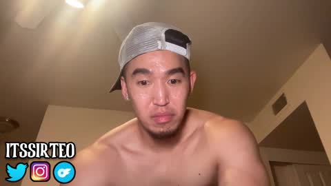 Snapshot of sir_teo chatting on February 26, 4:47 am SIR TEO online show from February 26, 4:47 am