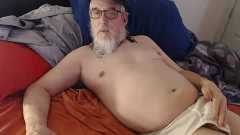 Snapshot of sirbeercan chatting on July 8, 7:24 am sir beer can the friendly hermit online show from July 8, 7:24 am