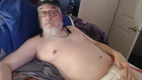 Snapshot of sirbeercan chatting on July 11, 8:39 am sir beer can the friendly hermit online show from July 11, 8:39 am