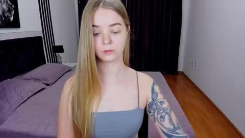 SirenaBloom online show from March 3, 9:48 am