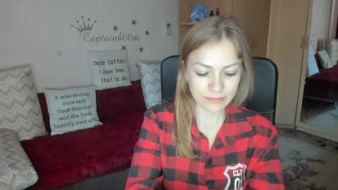 Snapshot of sirenasilk chatting on September 29, 9:47 am sirenasilk online show from September 29, 9:47 am