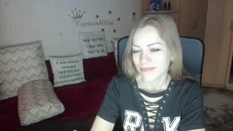 Snapshot of sirenasilk chatting on October 8, 3:15 am sirenasilk online show from October 8, 3:15 am