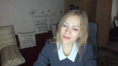 Snapshot of sirenasilk chatting on October 12, 3:16 am sirenasilk online show from October 12, 3:16 am