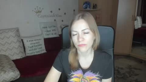 Snapshot of sirenasilk chatting on November 19, 3:28 am sirenasilk online show from November 19, 3:28 am