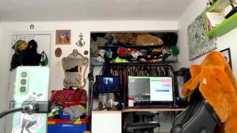 Snapshot of siriss_boyrag chatting on June 6, 1:05 pm siriss_boyrag online show from June 6, 1:05 pm