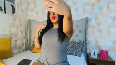 Snapshot of siriuss_collin chatting on May 2, 3:06 pm siriuss_collin online show from May 2, 3:06 pm