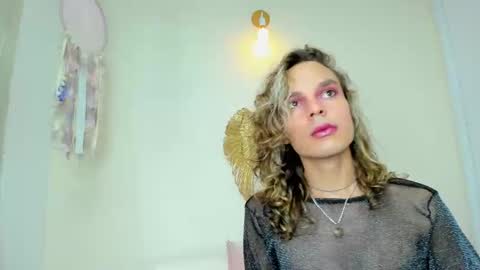 Sirphi Grant online show from October 24, 11:39 am
