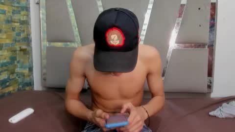 Snapshot of sirryant chatting on December 12, 8:21 pm SIR RYANT online show from December 12, 8:21 pm