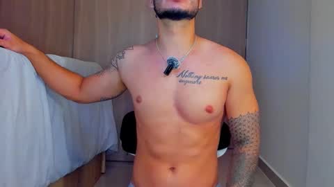 Snapshot of sirs_papi chatting on May 9, 5:34 am Call me papi online show from May 9, 5:34 am