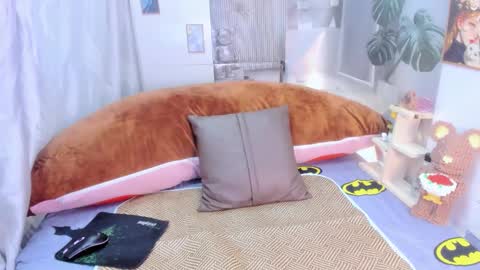 julila online show from October 13, 2:22 am