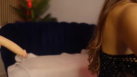 Dee online show from November 8, 8:51 pm