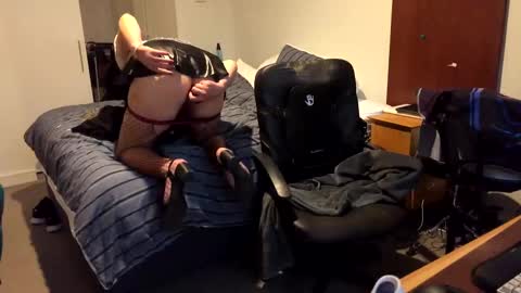 Snapshot of sissycdmish chatting on February 14, 10:36 pm SissyCDMish online show from February 14, 10:36 pm