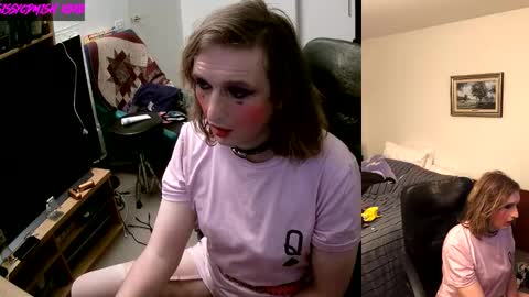 Snapshot of sissycdmish chatting on September 12, 3:56 pm SissyCDMish online show from September 12, 3:56 pm