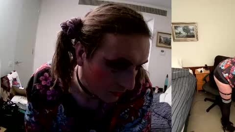 Snapshot of sissycdmish chatting on December 16, 3:39 pm SissyCDMish online show from December 16, 3:39 pm