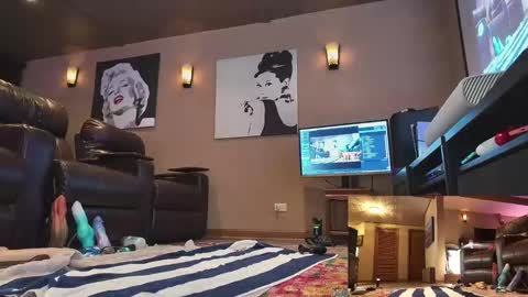 Snapshot of sissycdnatasha chatting on October 14, 4:02 am sissycdnatasha online show from October 14, 4:02 am