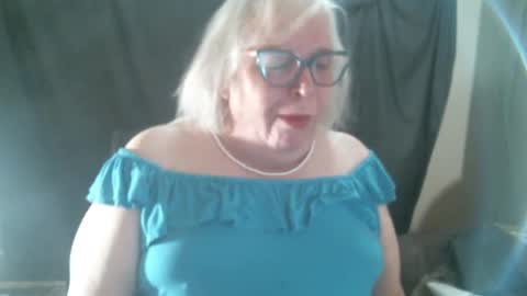 Sissy Diane online show from December 7, 2:13 pm