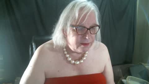 Sissy Diane online show from January 2, 12:34 am