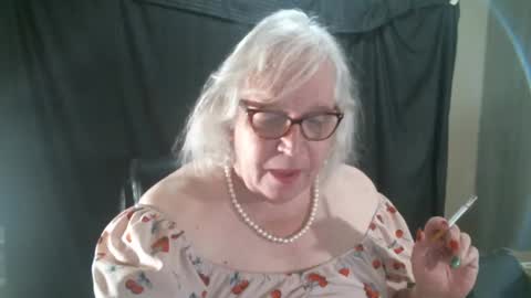 Sissy Diane online show from January 4, 1:53 pm