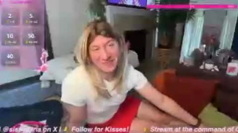 Snapshot of sissymaddieee chatting on July 6, 5:26 pm sissymaddieee online show from July 6, 5:26 pm