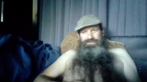 Snapshot of sitonmybeardxxx chatting on June 6, 12:10 pm sitonmybeardxxx online show from June 6, 12:10 pm