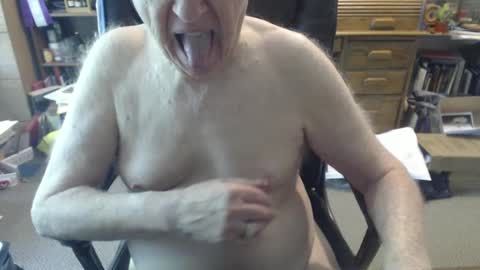 sjbottomboi online show from September 22, 5:04 pm