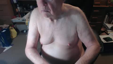 Snapshot of sjbottomboi chatting on June 4, 2:01 pm sjbottomboi online show from June 4, 2:01 pm