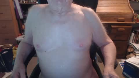 Snapshot of sjbottomboi chatting on July 10, 2:19 pm sjbottomboi online show from July 10, 2:19 pm