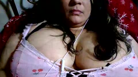 Snapshot of skarkett21 chatting on November 15, 9:43 pm skarkett21 online show from November 15, 9:43 pm