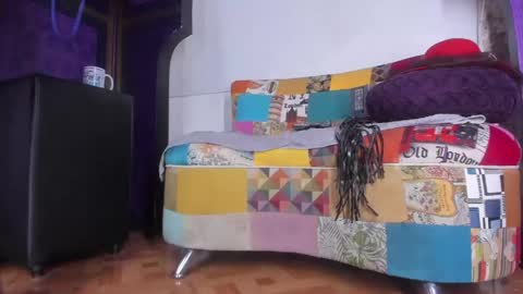 skarlettbarnes online show from April 29, 11:58 am