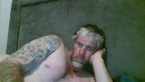 Snapshot of skataz89999 chatting on November 17, 9:26 am AJAY online show from November 17, 9:26 am