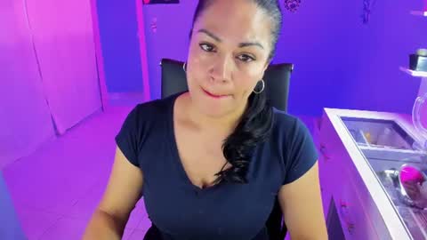 Snapshot of skater_gal chatting on June 24, 9:14 pm susan ramires online show from June 24, 9:14 pm