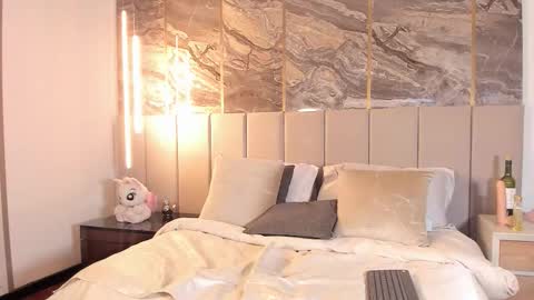 Skay  online show from November 7, 12:05 pm