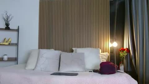 Skay  online show from November 22, 12:15 pm