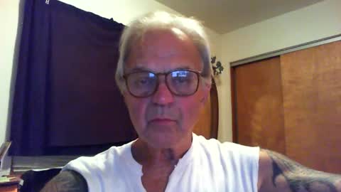 skeeeziks online show from August 2, 4:00 am
