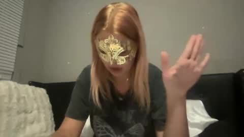 Snapshot of skiimaskabby chatting on December 6, 5:53 am skiimaskabby online show from December 6, 5:53 am