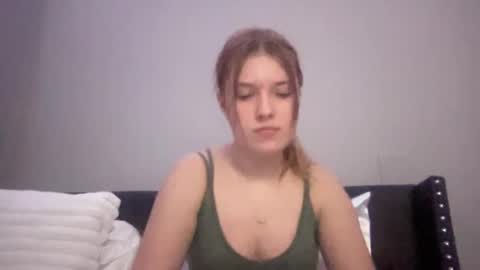 Snapshot of skiimaskabby chatting on February 6, 8:29 am skiimaskabby online show from February 6, 8:29 am