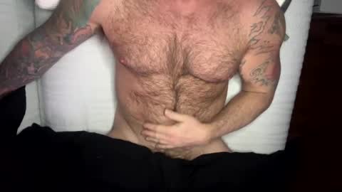 Snapshot of skimaskedbeef chatting on February 10, 9:36 am BEEF online show from February 10, 9:36 am