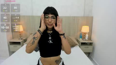 Emily Rojas online show from November 8, 8:07 pm